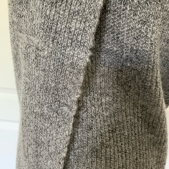Knit sleeveless sweater - Picture 3 of 3